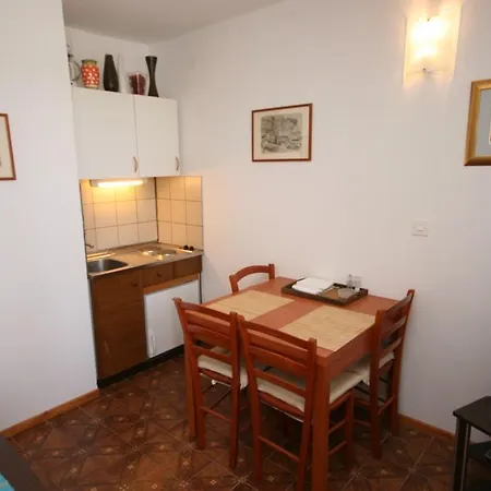 6474c Apartment